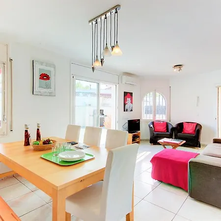 Requesens 27 - Barneda Holiday home