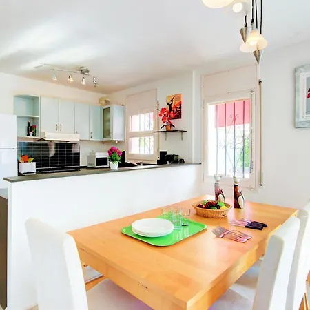 Holiday home Requesens 27 - Barneda *